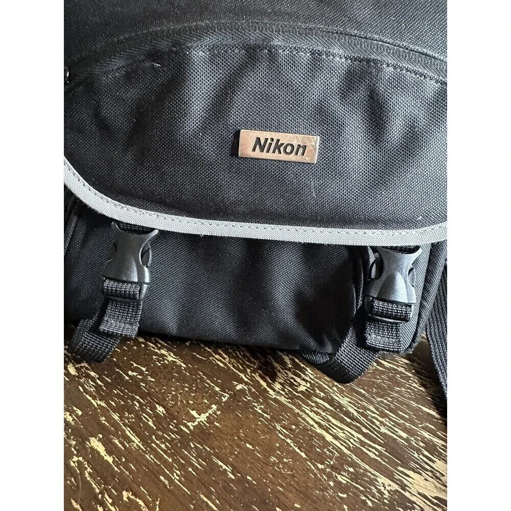 NIKON - CAMERA / CAMCORDER BAG - BLACK - NICE‎